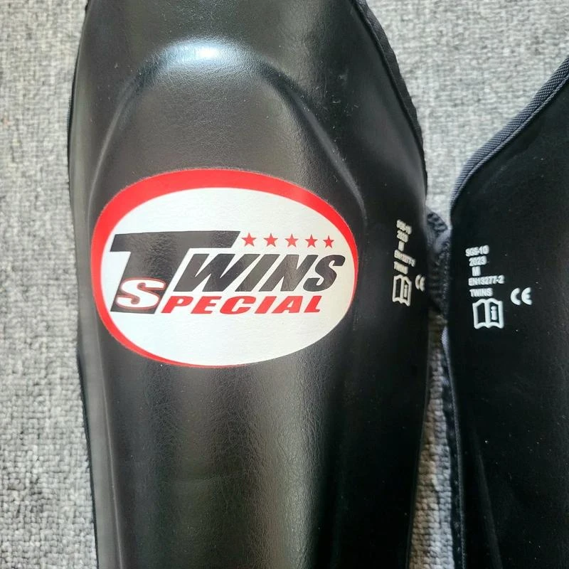 Protège-tibias Muay Thaï / Kickboxing Twins Special SGS-10 Noirs - Taille M – photo 2